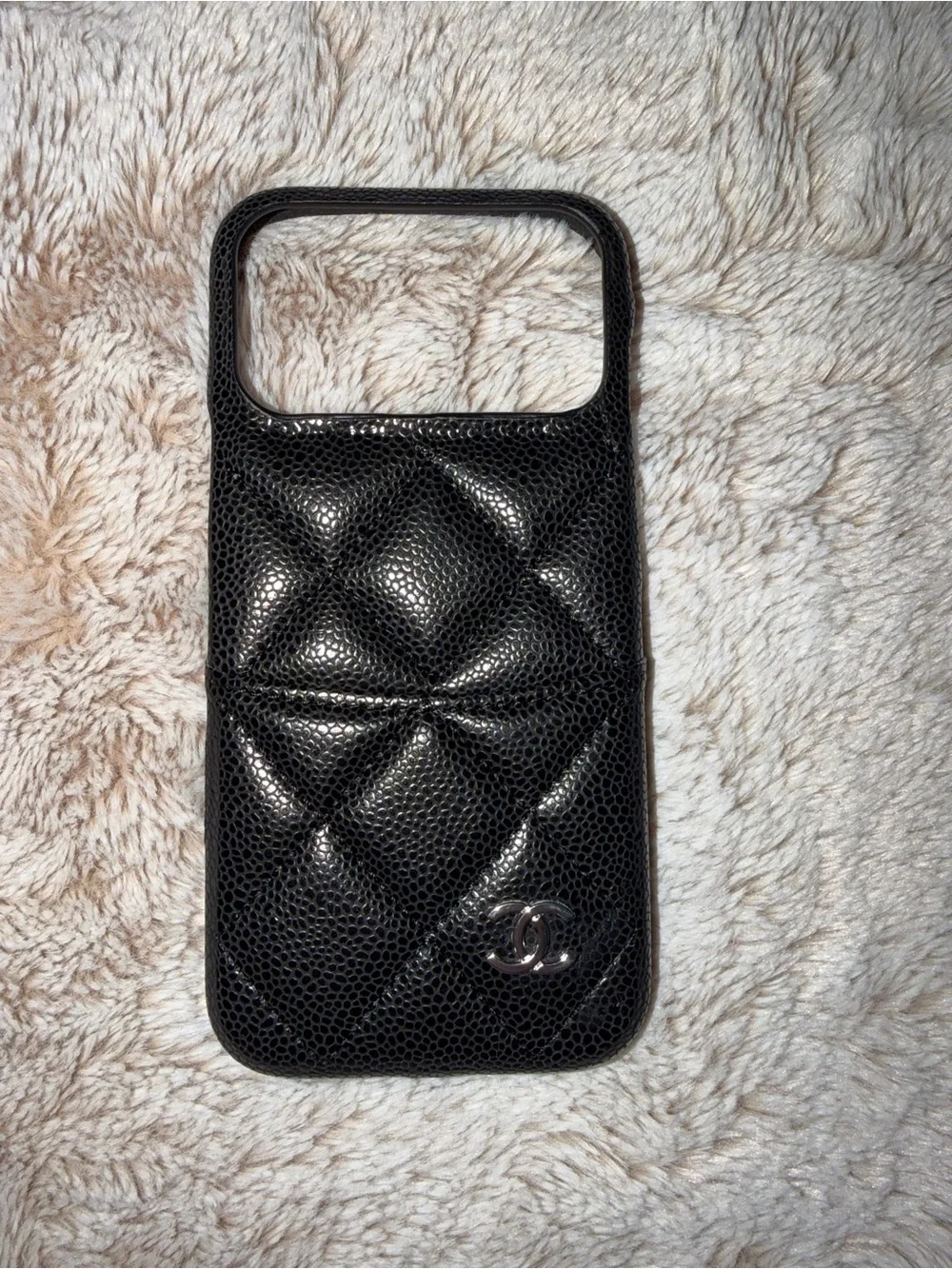 17 pro max Black Quilted Leather Phone Case